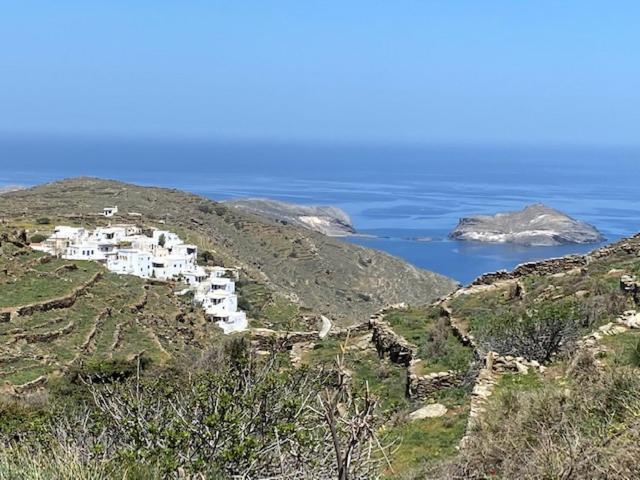 Serenity Living Platia, Tinos Holiday home *